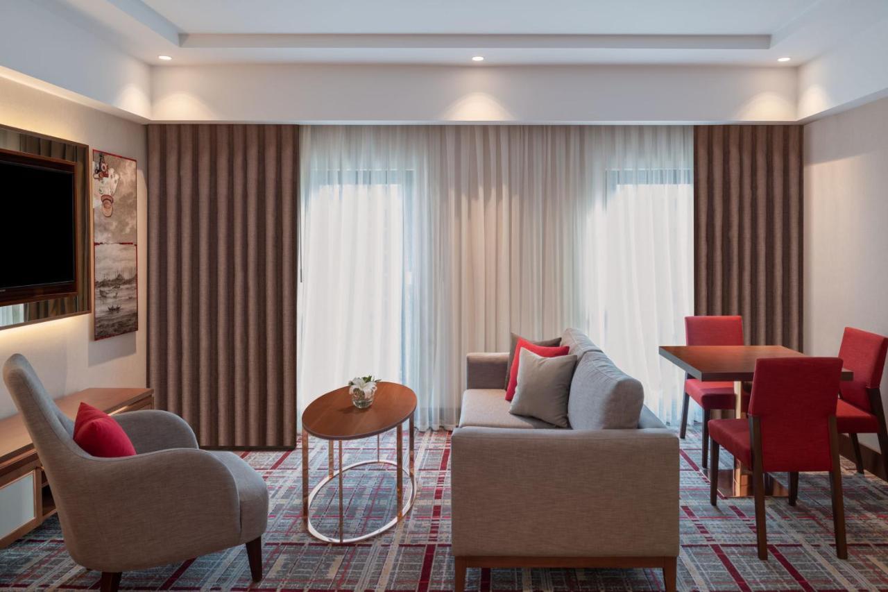 Moevenpick Hotel Istanbul Asia Airport Εξωτερικό φωτογραφία A suite at the hotel