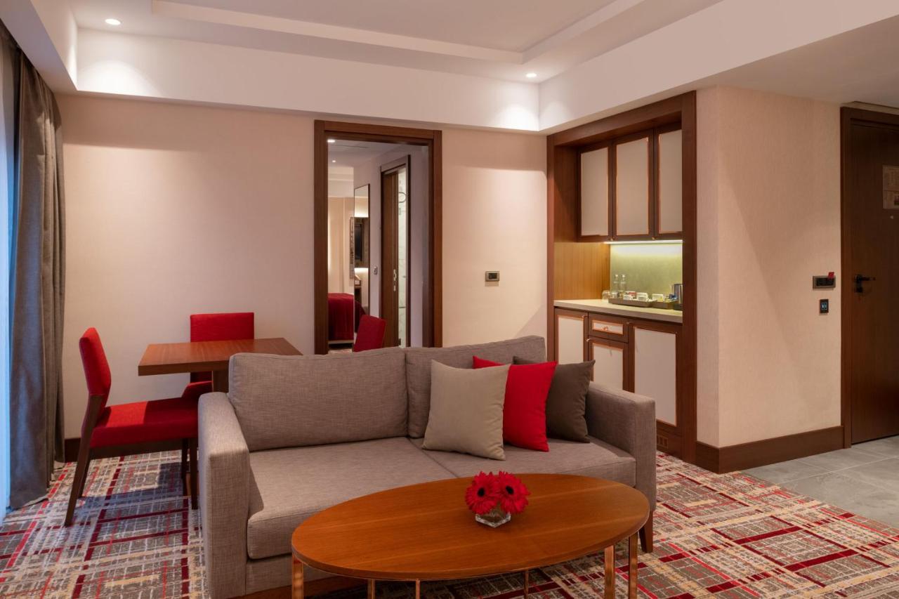 Moevenpick Hotel Istanbul Asia Airport Εξωτερικό φωτογραφία A suite at the hotel