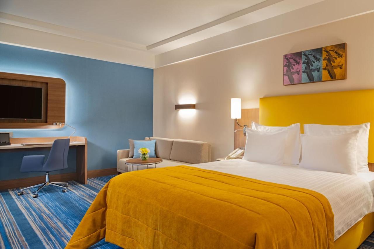 Moevenpick Hotel Istanbul Asia Airport Εξωτερικό φωτογραφία A room at the hotel